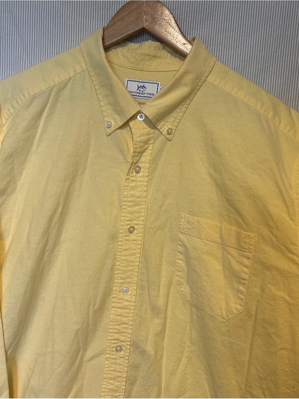 Southern Tide Men's Light Yellow Button-Down Shirt